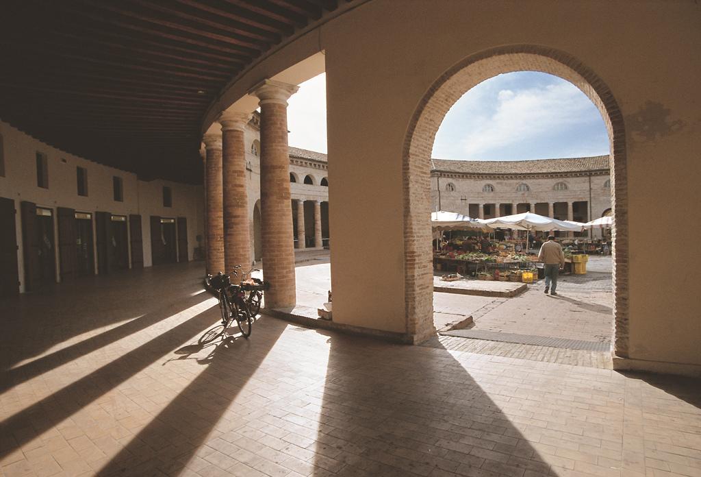 Al Foro Annonario Bed and Breakfast Σενιγκάλια Εξωτερικό φωτογραφία